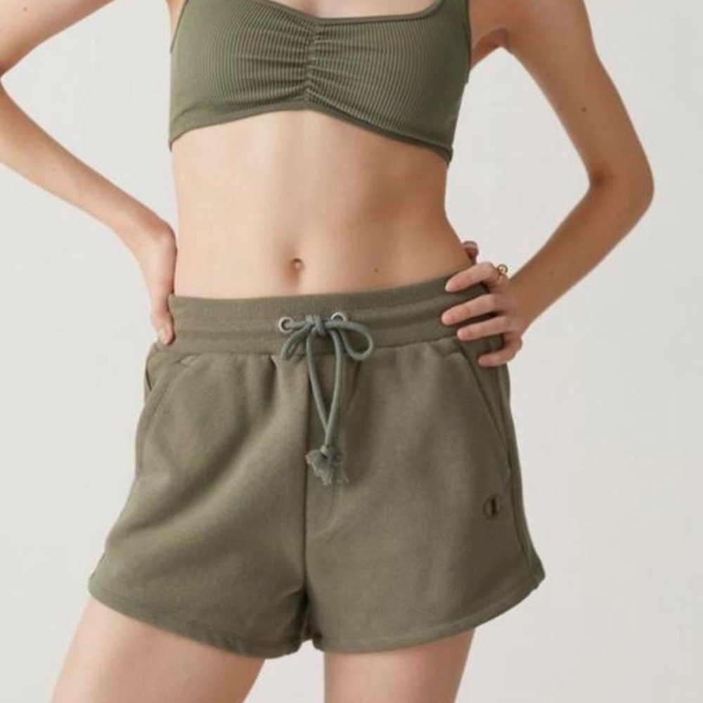 Champion Women's Urban Outfitters Exclusive Sweat shorts